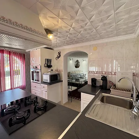 Wonderful With Private Pool Summer Kitchen