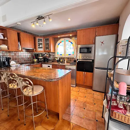 Wonderful With Private Pool Summer Kitchen