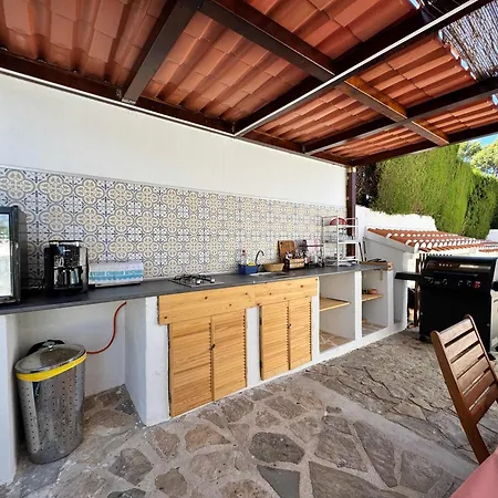 Wonderful With Private Pool Summer Kitchen